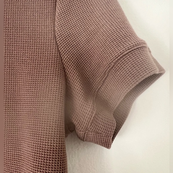 Alo Cropped Light Brown Top - Picture 3 of 7